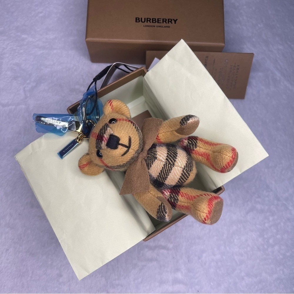 Authentic Burberry Thomas bear vintage check